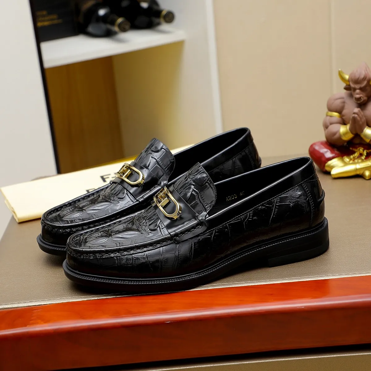 Men's shoes💰460 🕷🕷【FENDI】The latest men's formal leather shoes🇨🇳Classic series not to be missed💯The first layer is made of imported first-layer cowhide☘Original quality, the leather is smooth and delicate🎋The version is awesome, the perfect streamlined outline🍇🐮Leather lining, color, size 38-45...